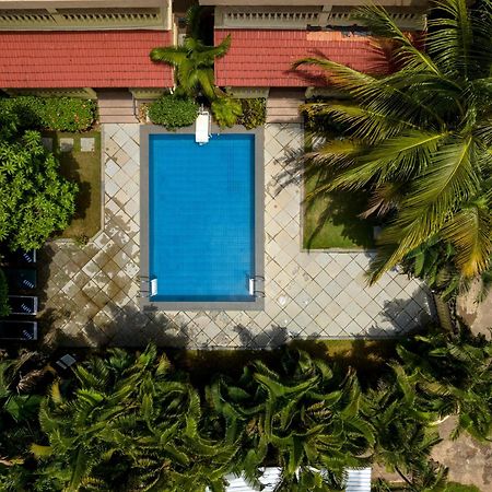 ซีเชล บีช สวีตส์ Hotel แคนโดลิม ภายนอก รูปภาพ