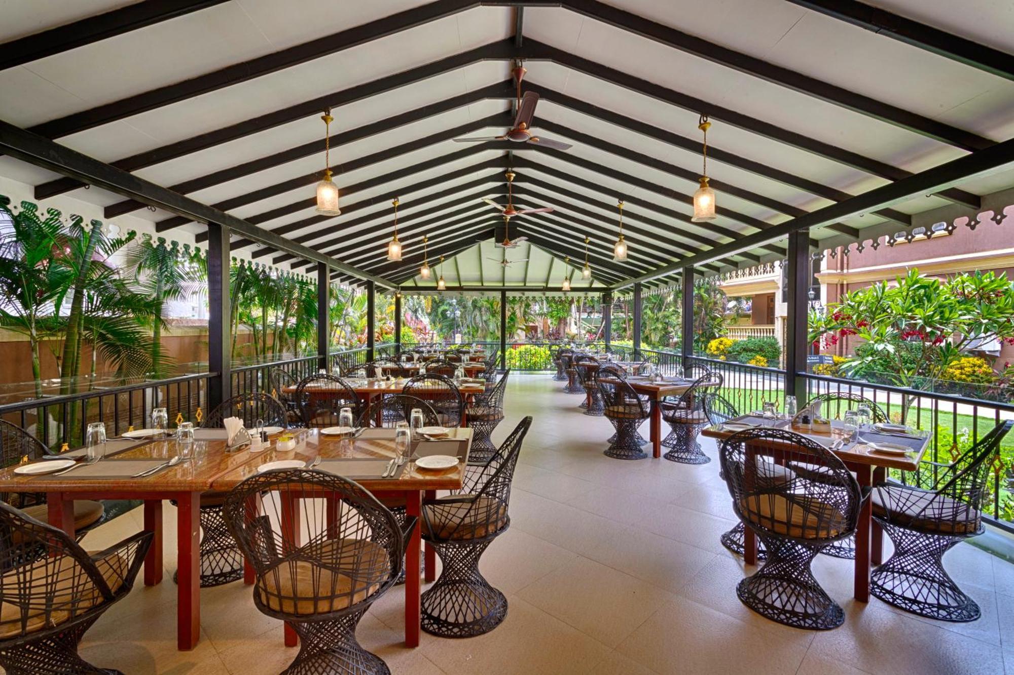 ซีเชล บีช สวีตส์ Hotel แคนโดลิม ภายนอก รูปภาพ