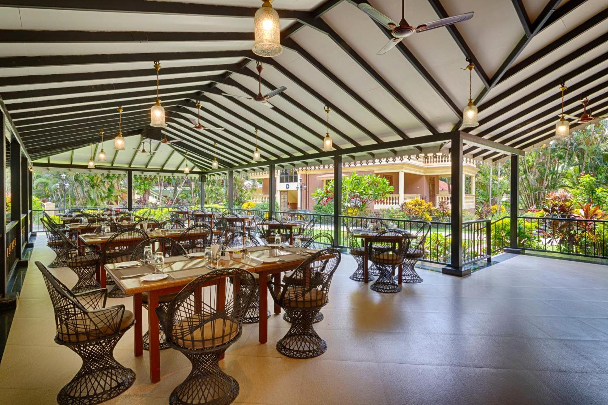 ซีเชล บีช สวีตส์ Hotel แคนโดลิม ภายนอก รูปภาพ