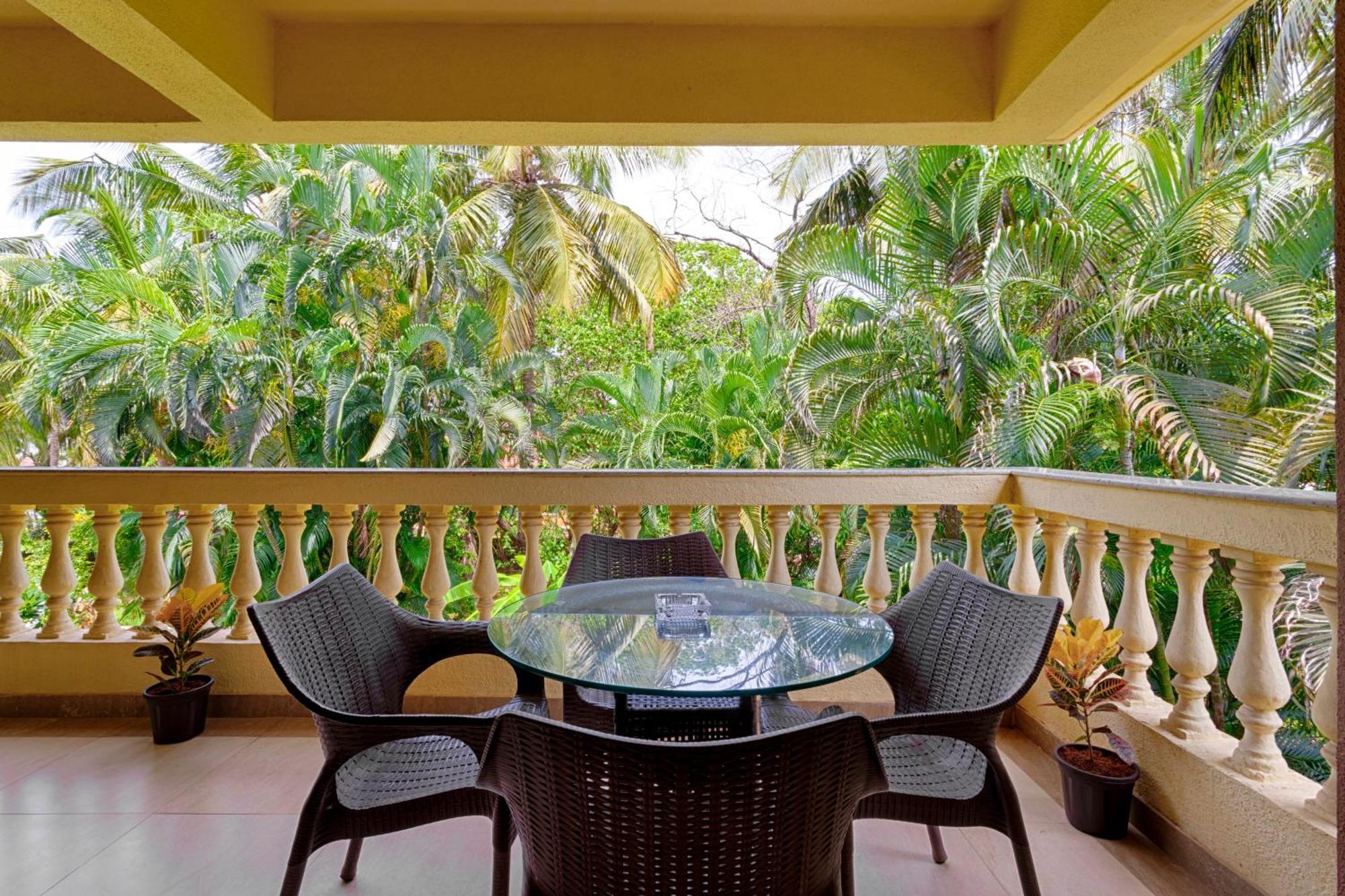 ซีเชล บีช สวีตส์ Hotel แคนโดลิม ภายนอก รูปภาพ